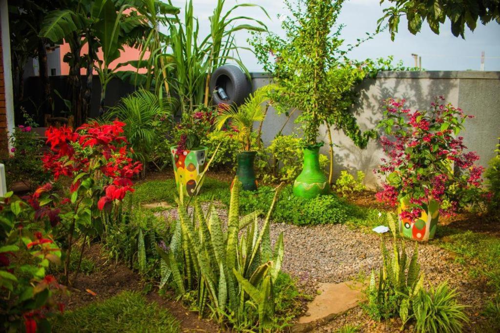 City Oasis By Siima _ Hidden Gem City Family Home Kampala Extérieur photo